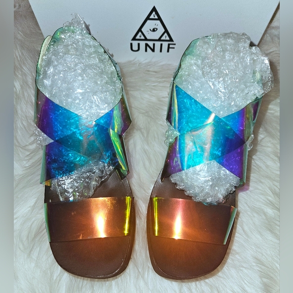 UNIF Vapor Platform Sandals - Picture 4 of 10